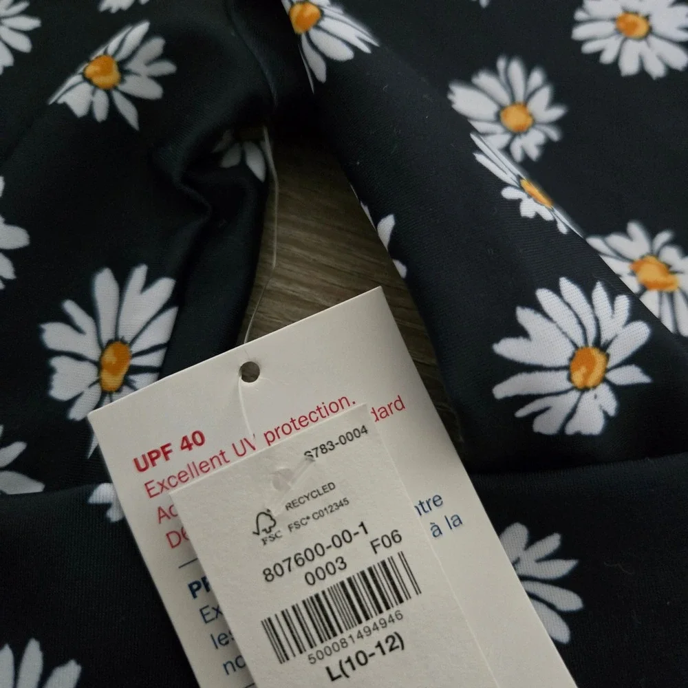 Old Navy‎ Rashguard Long Sleeve Daisy Print Tie Front Top Girls Size L (10-12)